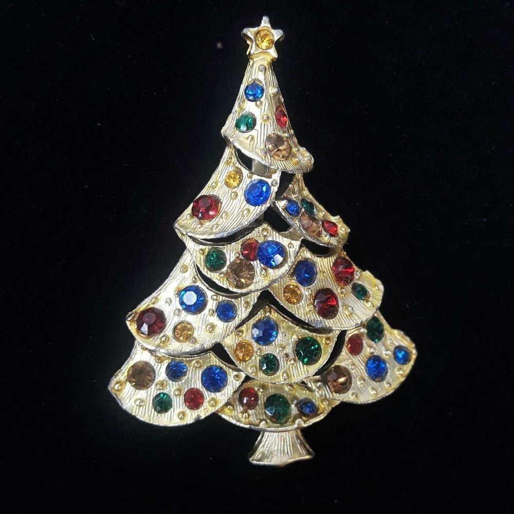 Vintage  Christmas Tree Pin Multi Colored Rhinestone Brooch Gold Colored Metal